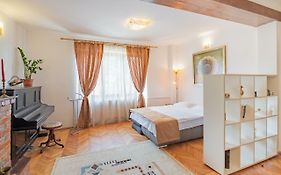 Bed&Wine In The Center Of Oradea